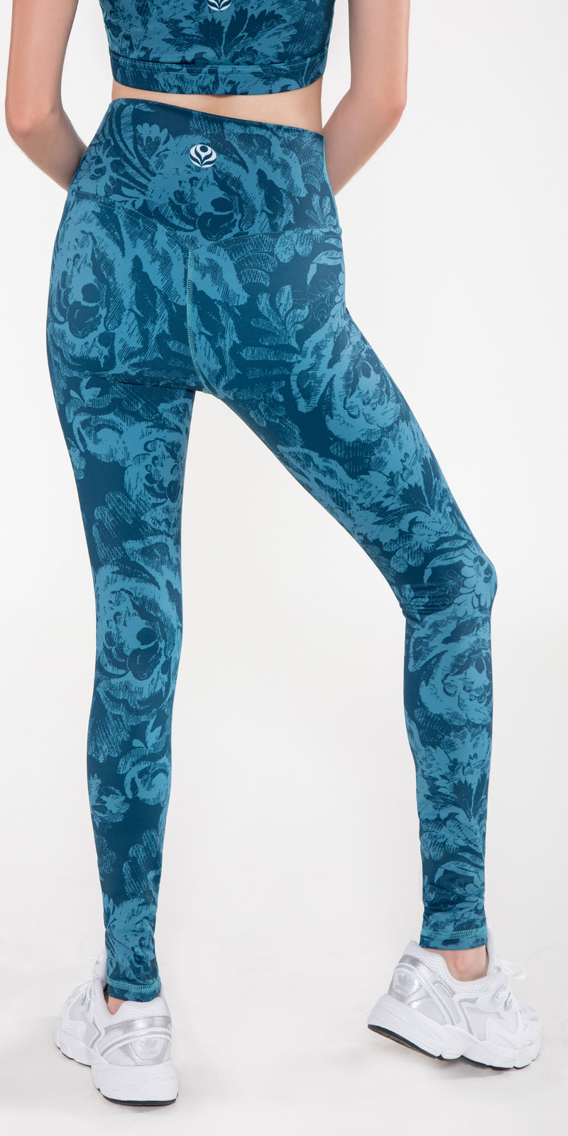 Love Nelli with Shelly - Lotus Elle Lux Capri Leggings!!  https://bit.ly/3wUEaFa Buttery Soft, Super Stretchy and amazing to wear!  Yoga Waistband - They wont roll down! We have the most wonderful Funky
